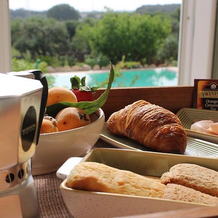 Trullo Il Melograno Guest House Остуни Екстериор снимка