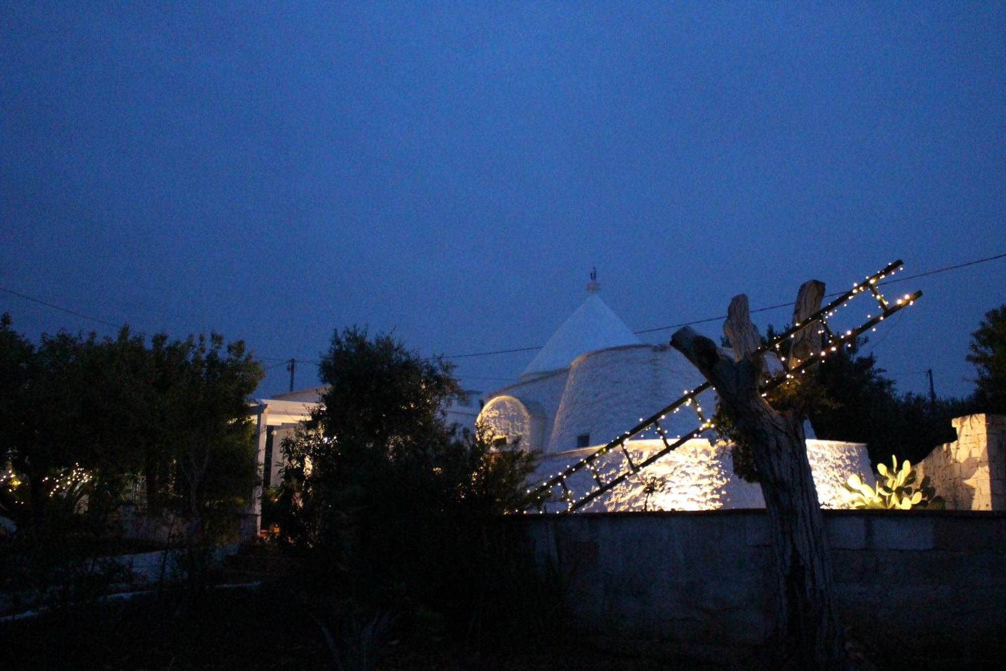 Trullo Il Melograno Guest House Остуни Екстериор снимка