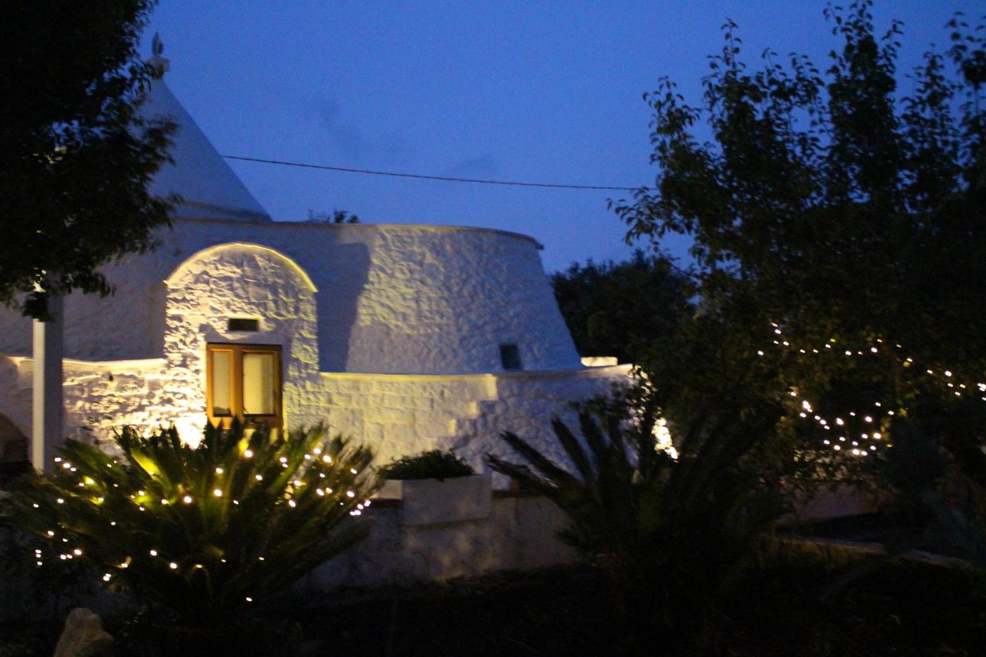 Trullo Il Melograno Guest House Остуни Екстериор снимка