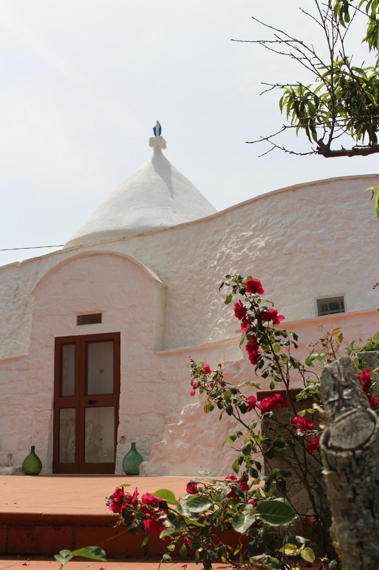 Trullo Il Melograno Guest House Остуни Екстериор снимка