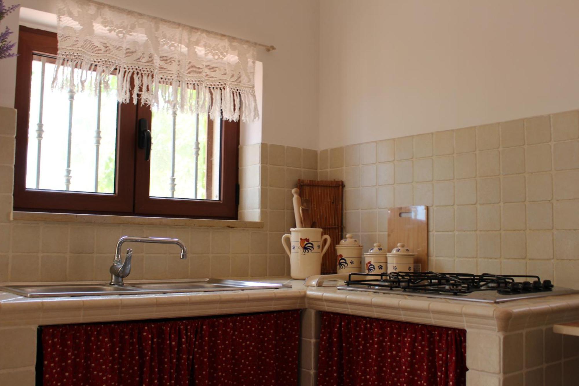 Trullo Il Melograno Guest House Остуни Екстериор снимка