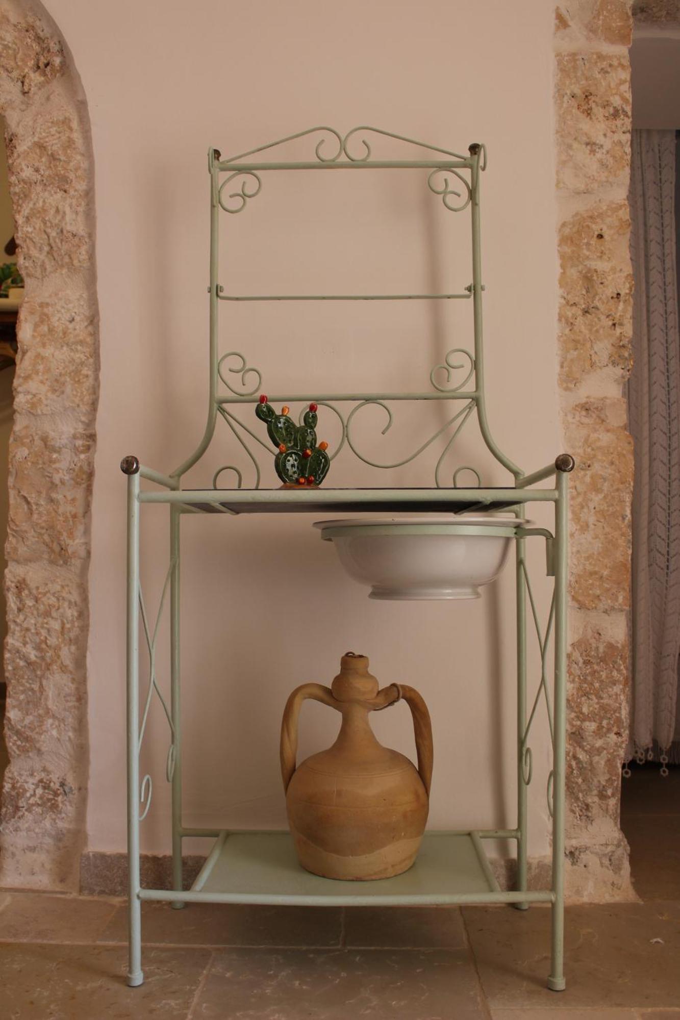 Trullo Il Melograno Guest House Остуни Екстериор снимка